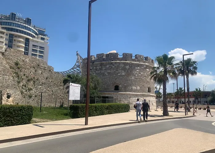 Super Location * Durrës